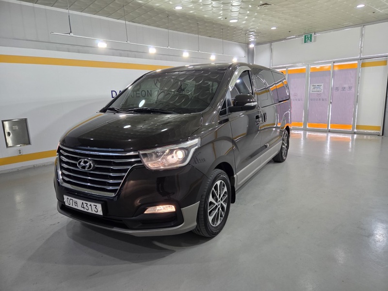 Hyundai Starex