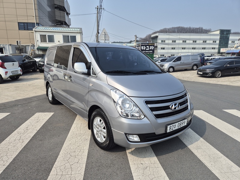 Hyundai Starex