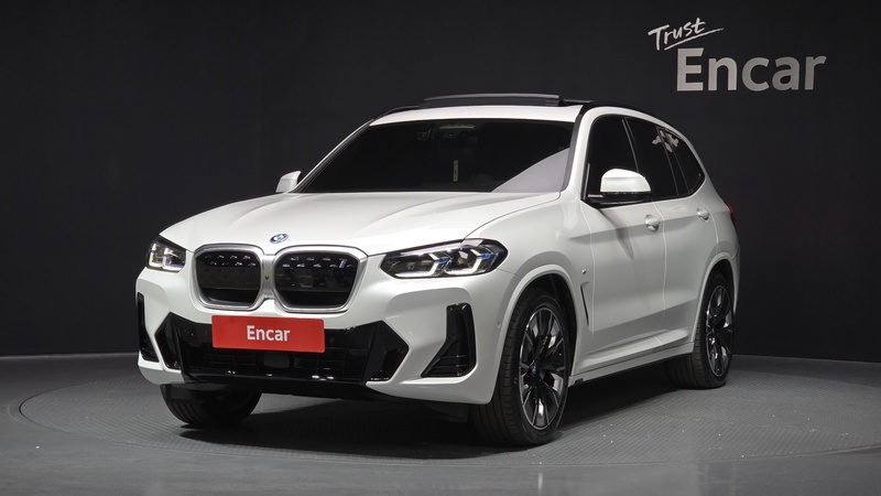 BMW iX3