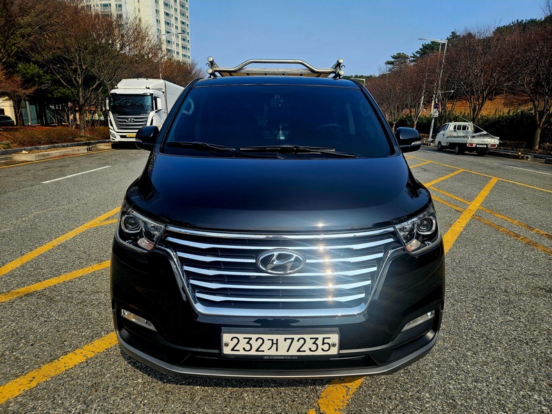Hyundai Starex