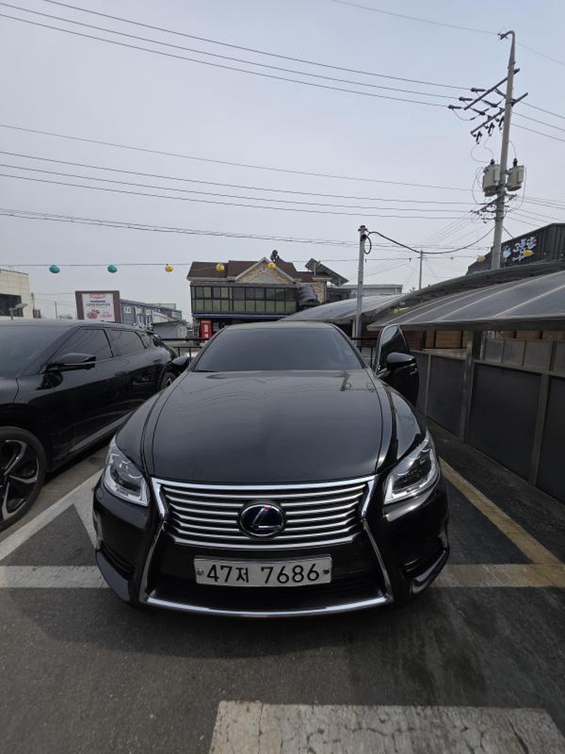 Lexus LS