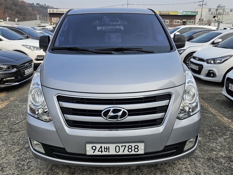 Hyundai Starex
