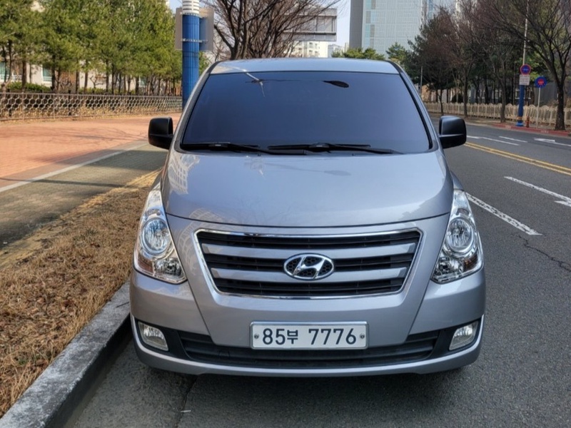 Hyundai Starex