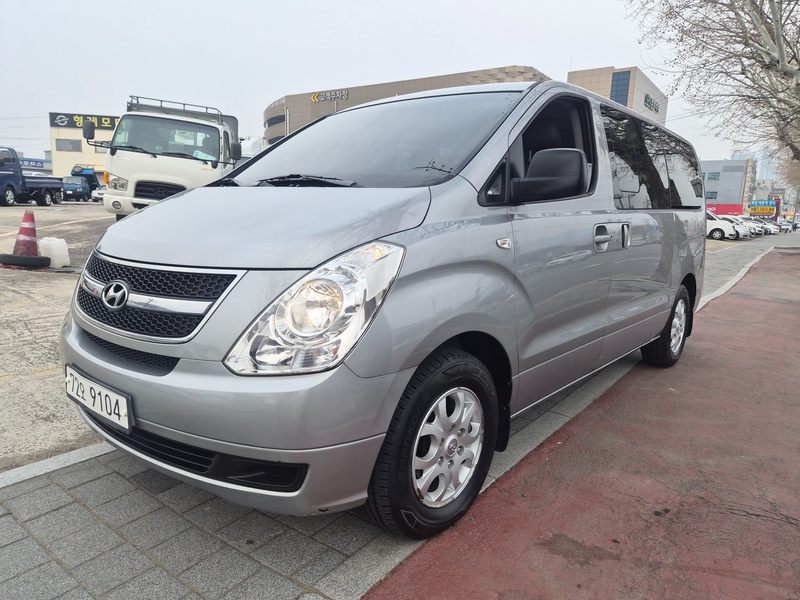 Hyundai Starex