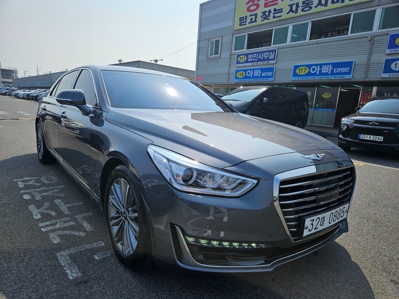Genesis EQ900