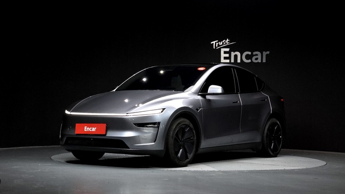Tesla Model Y 2025