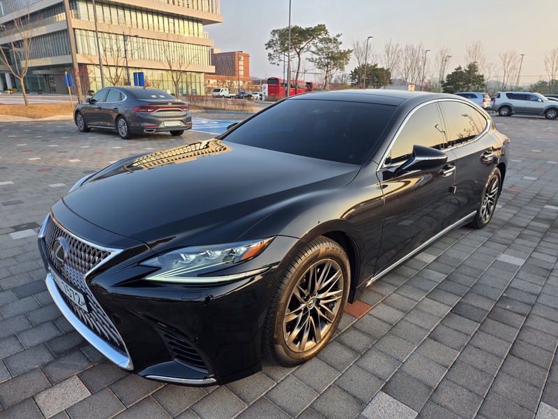 Lexus LS