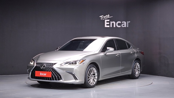 Lexus ES 2022