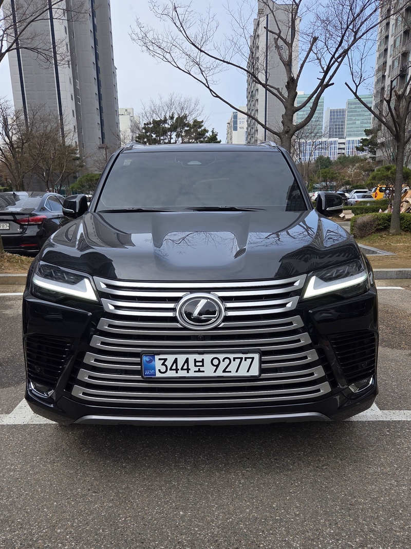 Lexus LX
