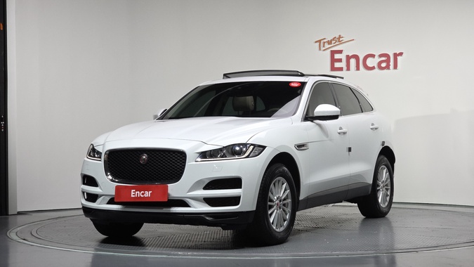 Jaguar F-Pace 2016