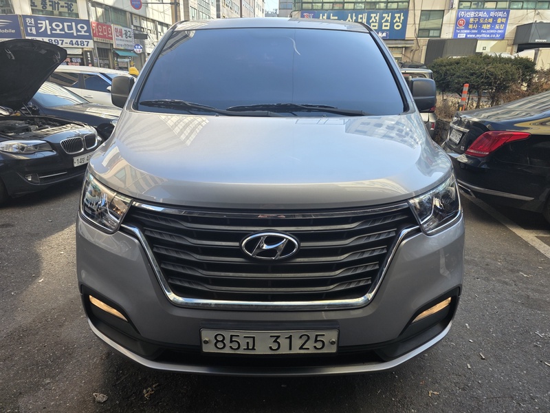 Hyundai Starex