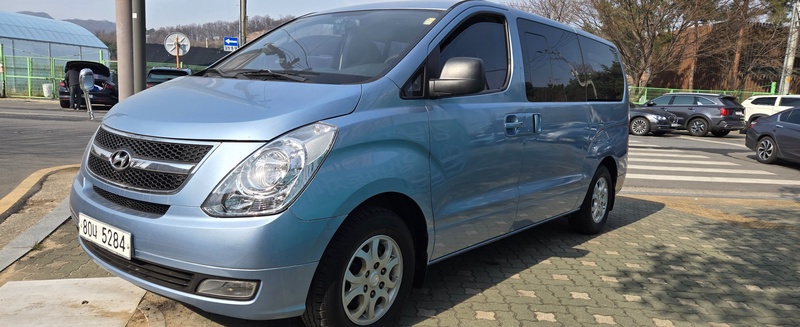 Hyundai Starex