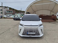 Lexus LM 2025