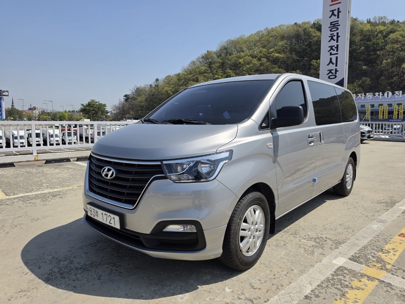 Hyundai Starex