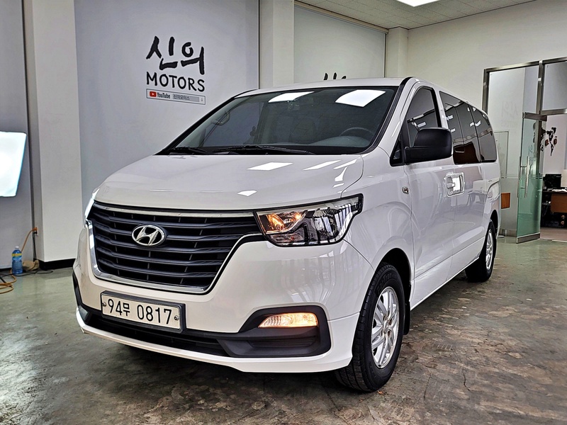 Hyundai Starex