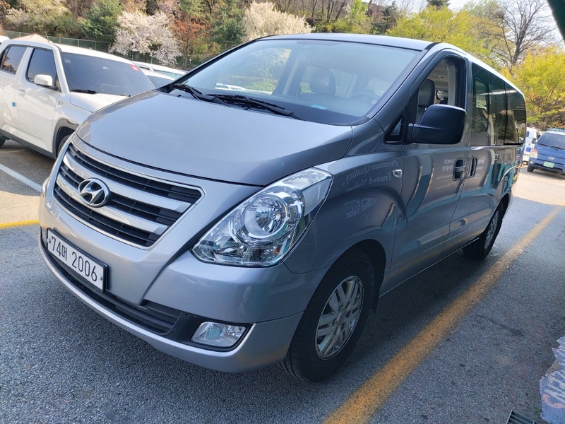Hyundai Starex