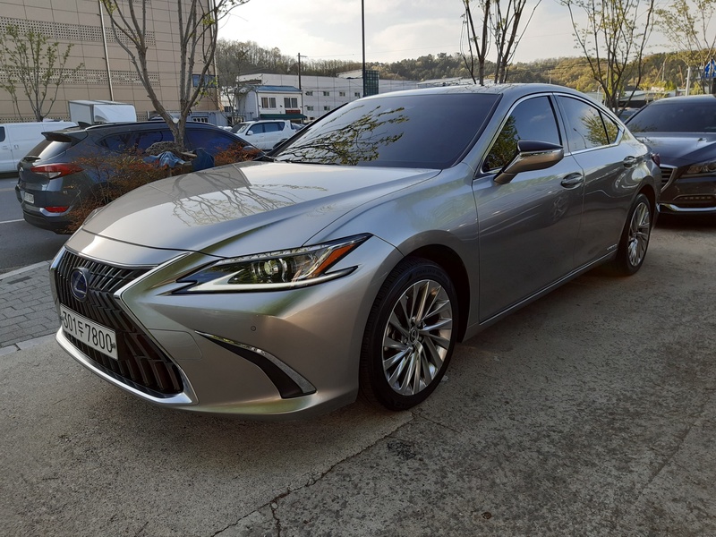 Lexus ES