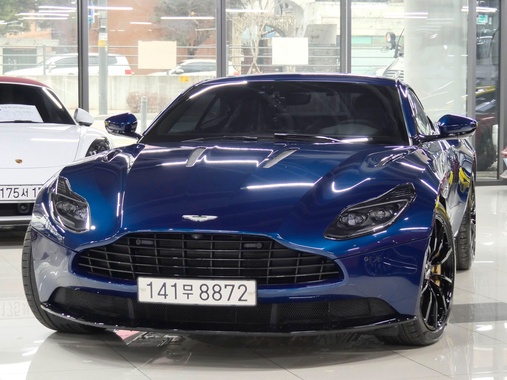 Aston Martin DB11 2020