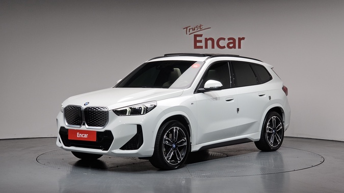 BMW iX1 2025