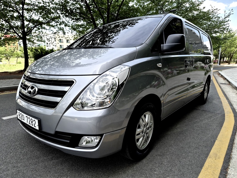 Hyundai Starex