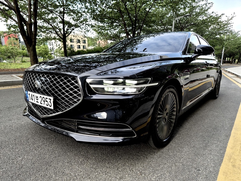 Genesis G90