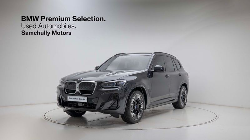 BMW iX3