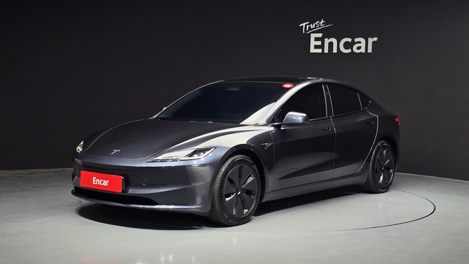 Tesla Model 3 2024