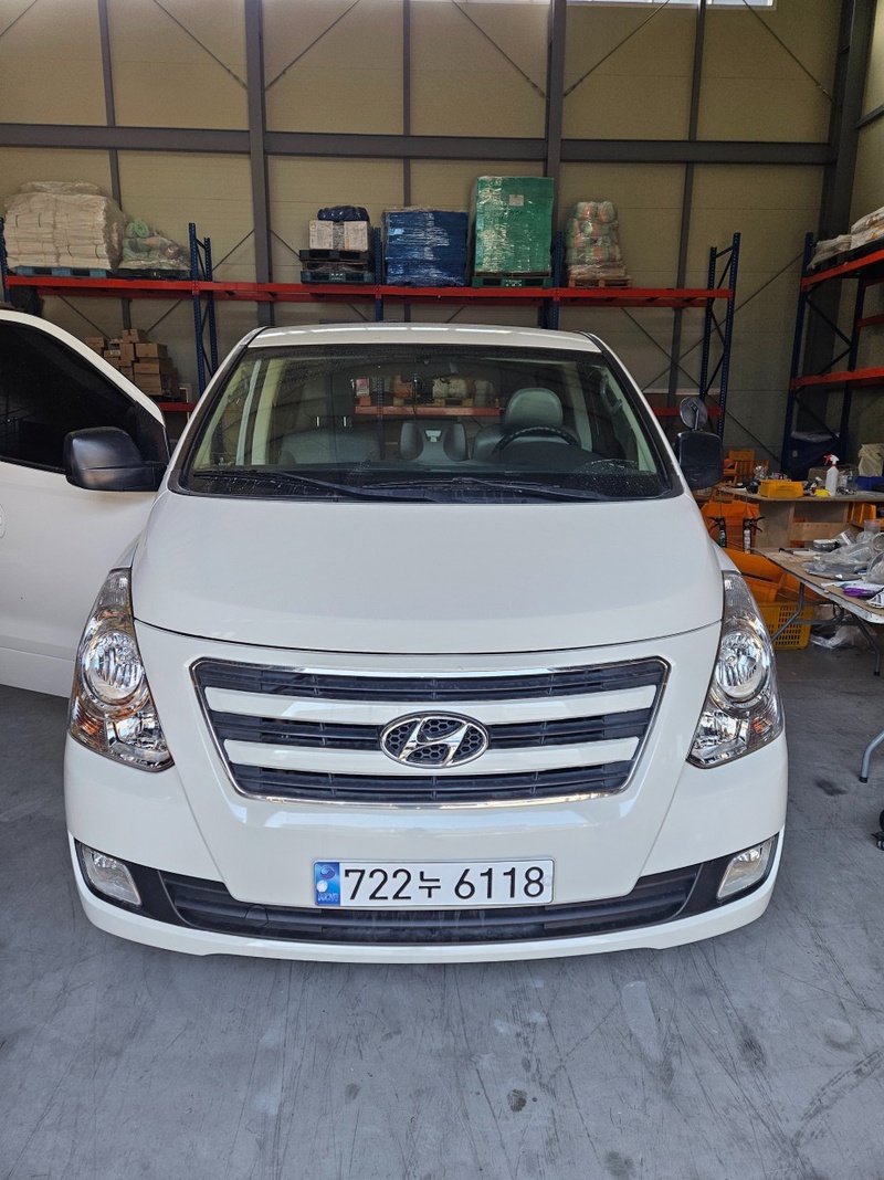 Hyundai Starex