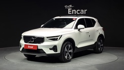 Volvo XC40 2025