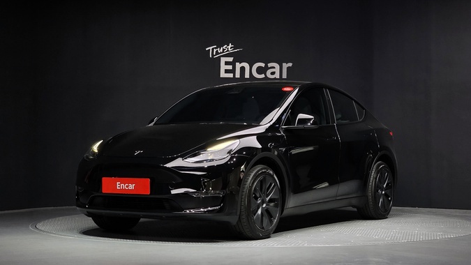 Tesla Model Y 2024