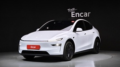 Tesla Model Y 2025