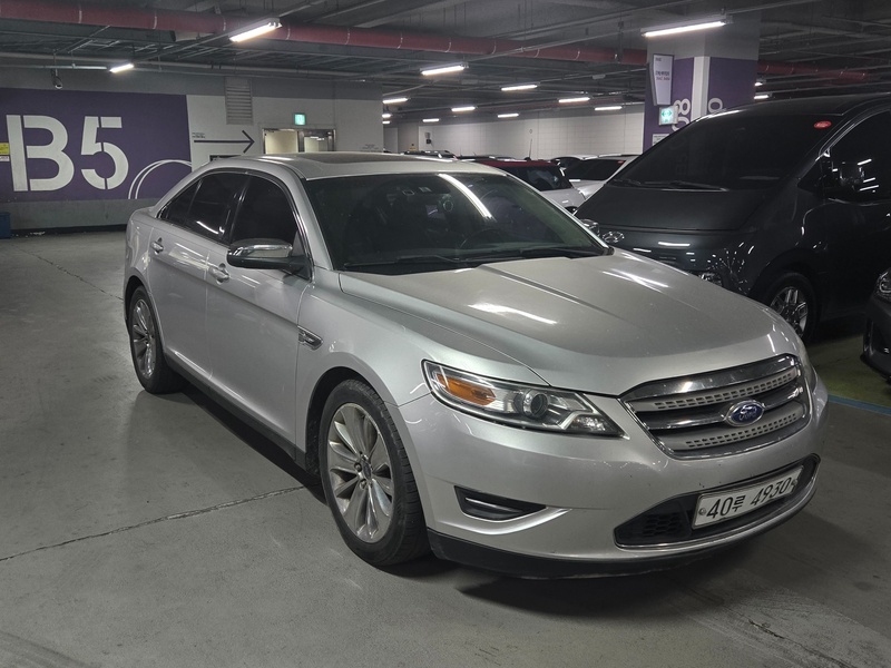 Ford Taurus