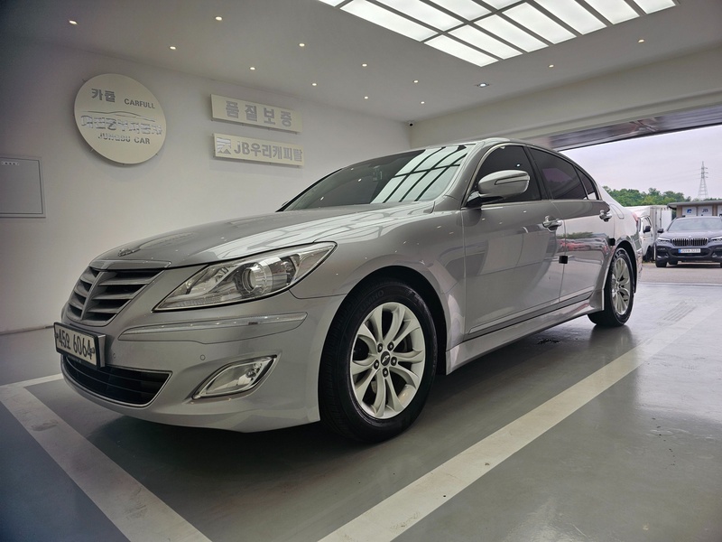 Hyundai Genesis