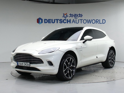 Aston Martin DBX 2021