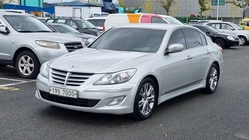 Hyundai Genesis 2012