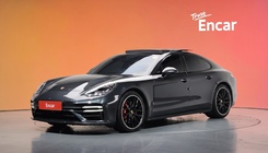 Porsche Panamera 2022