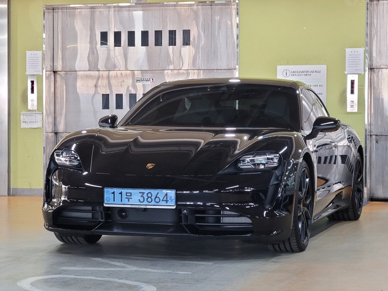 Porsche Taycan