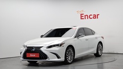 Lexus ES 2023