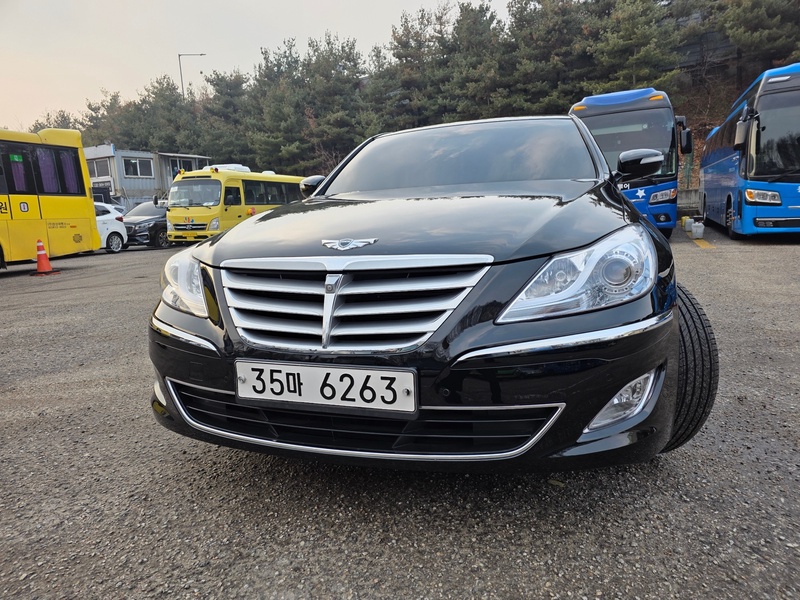Hyundai Genesis