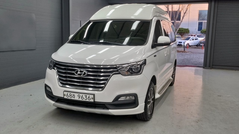 Hyundai Starex