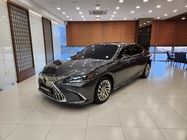 Lexus ES 2025
