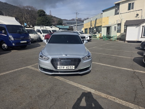 Genesis EQ900 2017