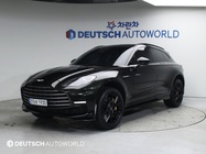 Aston Martin DBX 2023