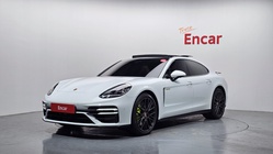 Porsche Panamera 2023
