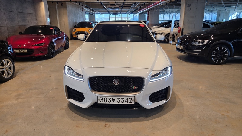Jaguar XF