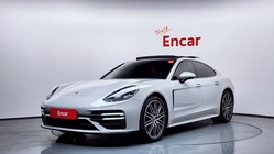 Porsche Panamera 2021