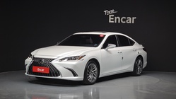 Lexus ES 2023