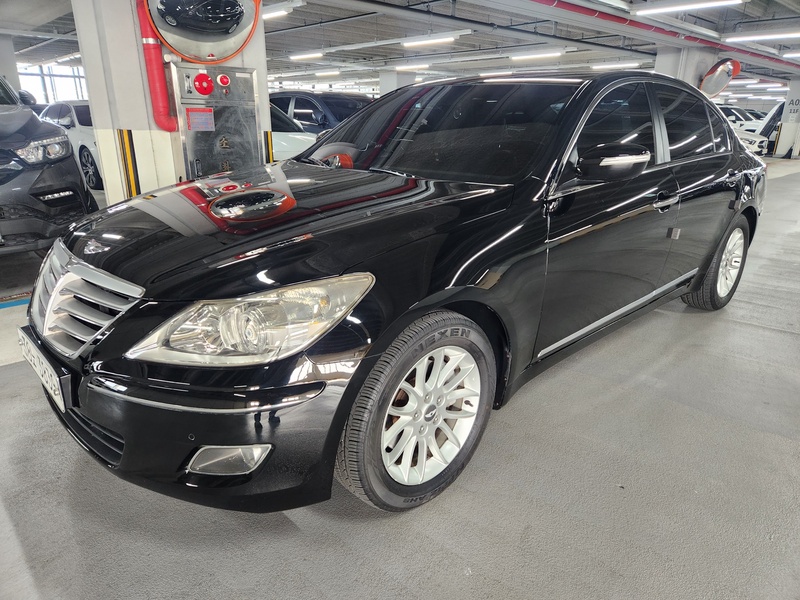 Hyundai Genesis
