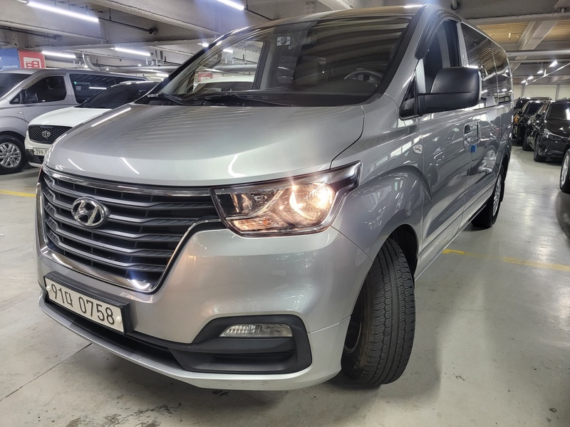 Hyundai Starex