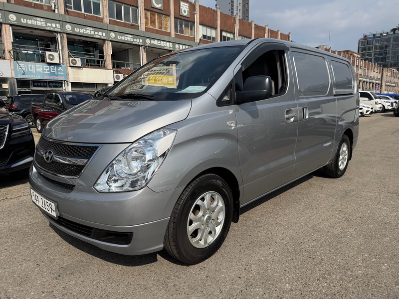 Hyundai Starex
